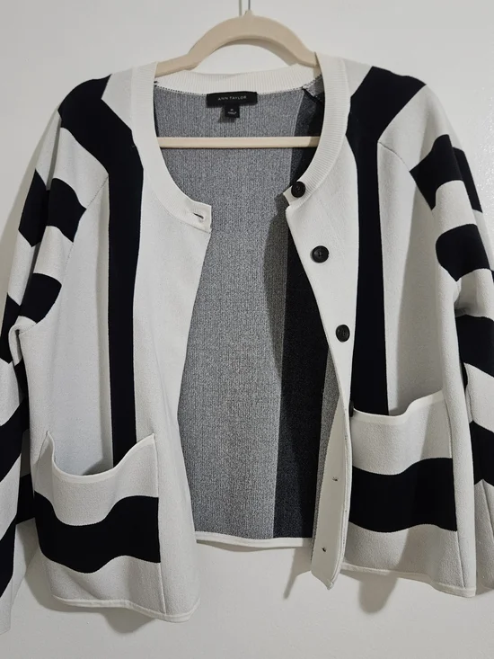 Ann Taylor Black & White Striped Button Cardigan XL - Picture 6 of 9
